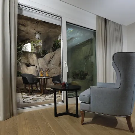 Отель Regnum Escana 3*